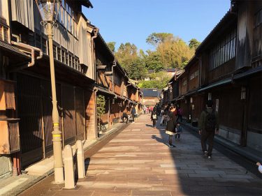 金沢の情緒溢れる三大茶屋街「にし茶屋街」「ひがし茶屋街」「主計町茶屋街」